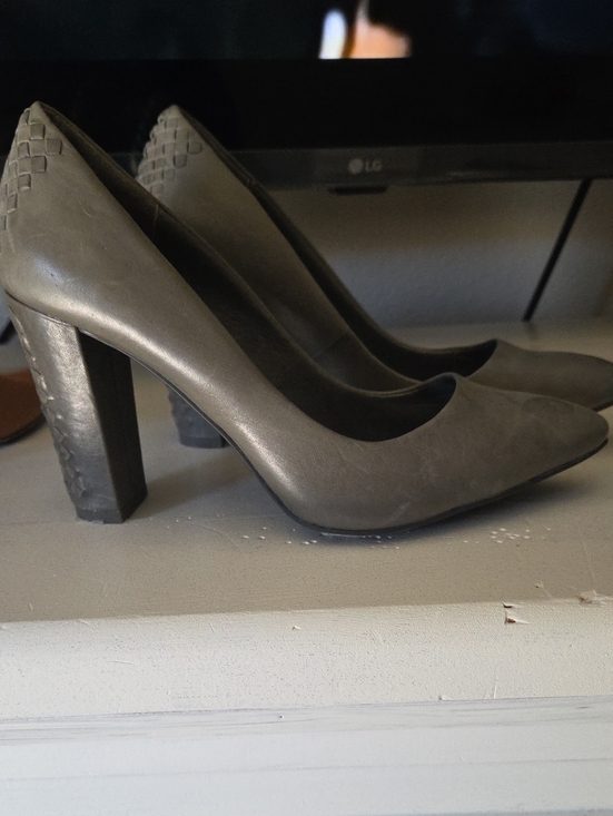 Elliott Lucca Shoes - Elliott Lucca Classic Women's Pointed Toe Block Heel Pumps - Gray